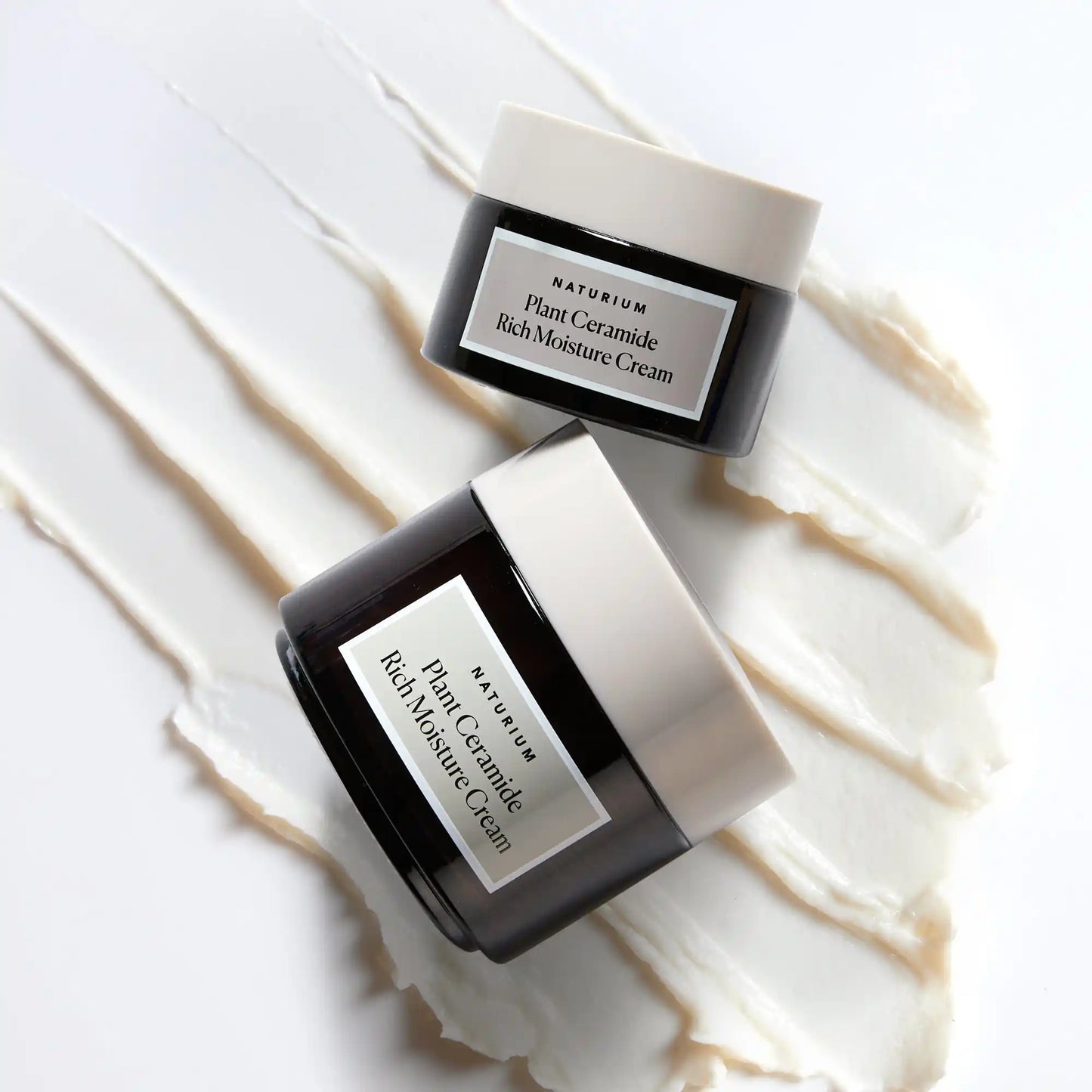 plant-ceramide-rich-moisture-cream-jumbo-l5 11_18_2021_Naturium0575-crop.webp