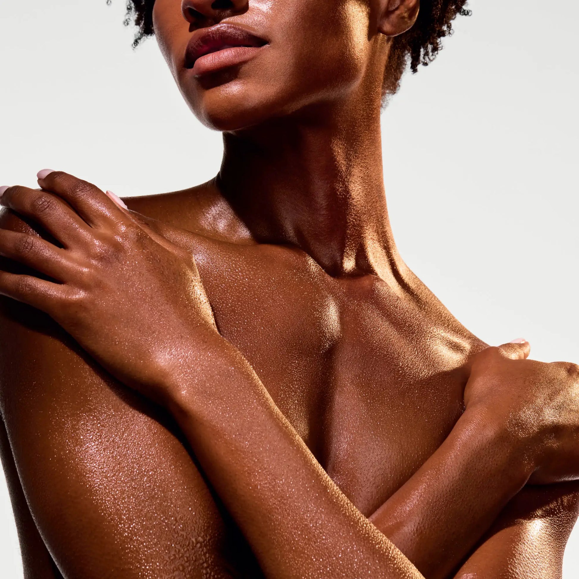 the-glow-getter-multi-oil-body-scrub-p9 NATR-40028-Alt-Image-The_Glow_Getter_Multi-Oil_Body_Scrub-06_1.webp